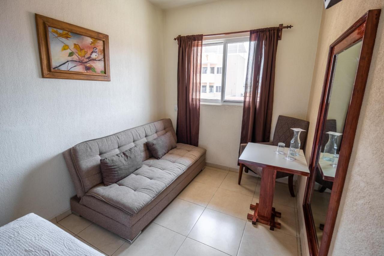 Hotel Casa Garatusa Yuriria Extérieur photo