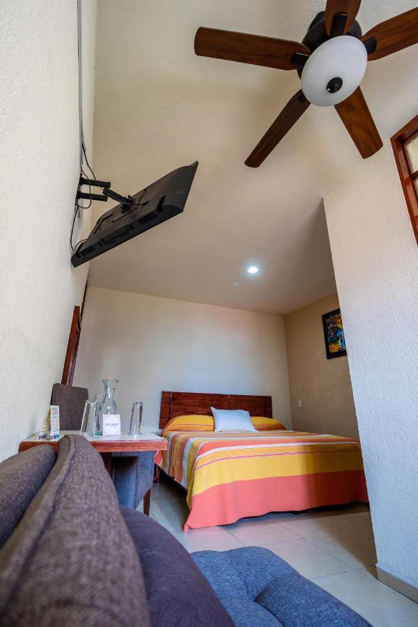 Hotel Casa Garatusa Yuriria Extérieur photo